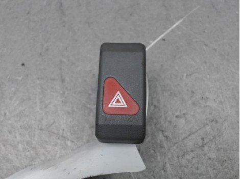 BOUTON DE WARNING RENAULT CLIO I PH.3 96-98