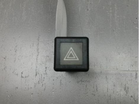 BOUTON DE WARNING CITROEN AX 91-98