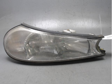 PHARE DROIT FORD MONDEO 96-00