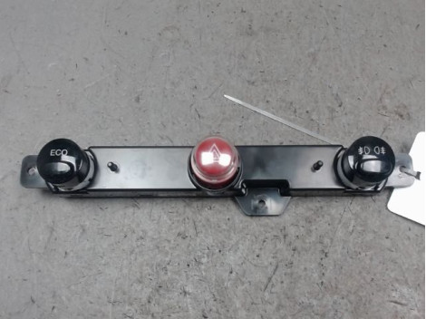 BOUTON DE WARNING FIAT 500 C 09-