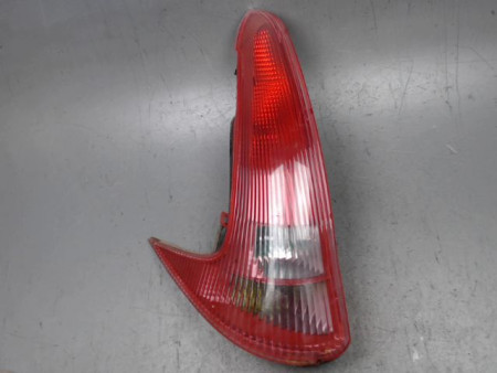 FEU ARRIERE GAUCHE  PEUGEOT 206 SW 02-06