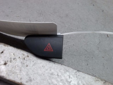 BOUTON DE WARNING RENAULT CLIO