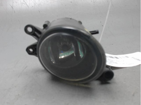 PHARE ANTIBROUILLARD AVANT DROIT AUDI A4 2001-