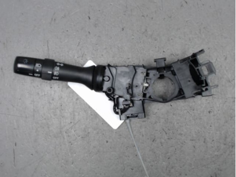 COMMANDE CLIGNOTANT TOYOTA YARIS 2005-