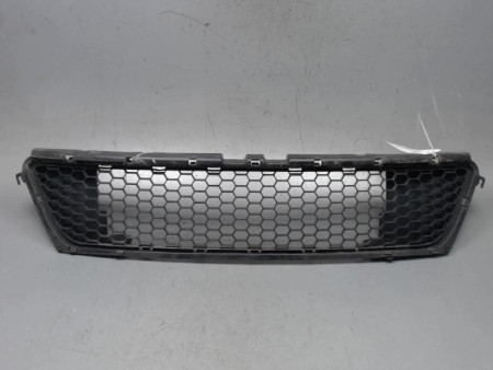 GRILLE PARE-CHOC AVANT DACIA SANDERO 2008-