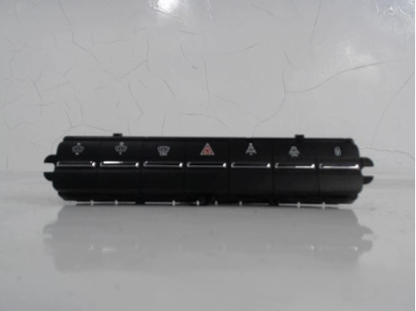 BOUTON DE WARNING PEUGEOT 5008 2009-