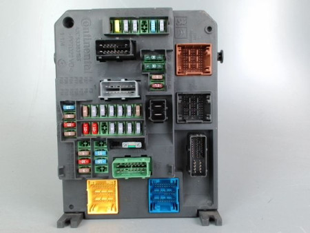 PLATINE FUSIBLE AVANT CITROEN C4