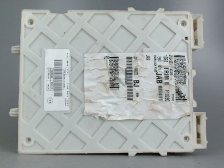 PLATINE FUSIBLE AVANT FORD FOCUS