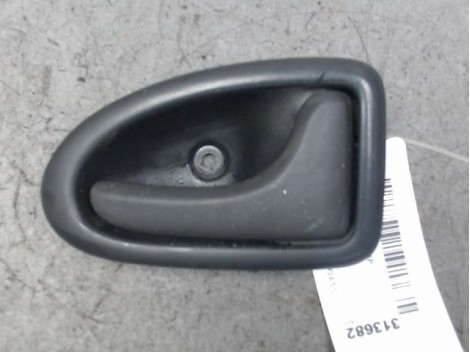 POIGNEE INTERIEURE PORTE AVANT DROIT OPEL VIVARO C1 F2700 4P