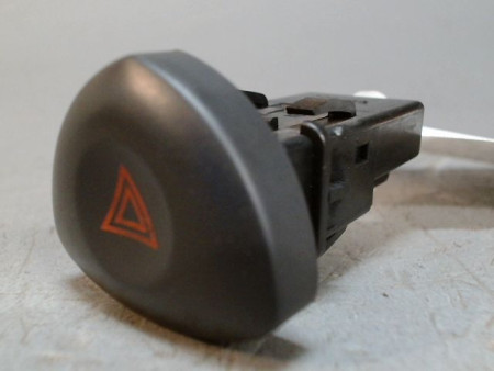 BOUTON DE WARNING RENAULT CLIO II PH.2 01-06