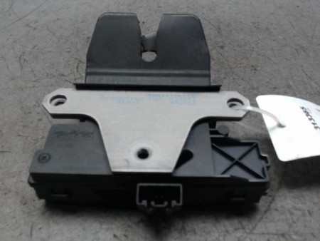 SERRURE COFFRE ARRIERE FORD FOCUS 05-07