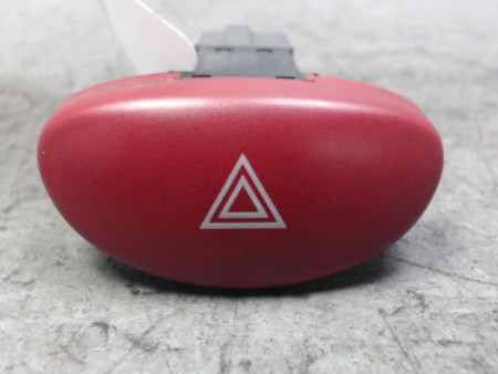 BOUTON DE WARNING PEUGEOT 206