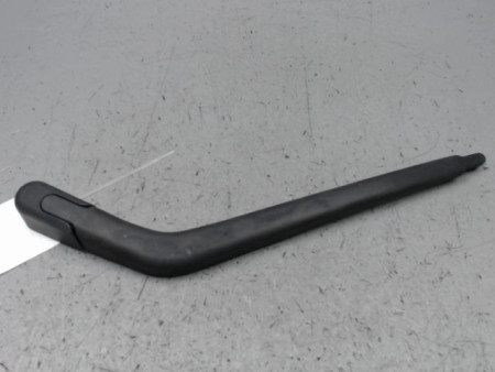 BRAS ESSUIE-GLACE ARRIERE TOYOTA YARIS 2005-