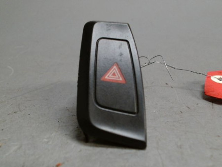 BOUTON DE WARNING AUDI A4