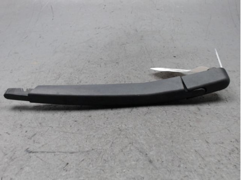 BRAS ESSUIE-GLACE ARRIERE OPEL CORSA 2010-