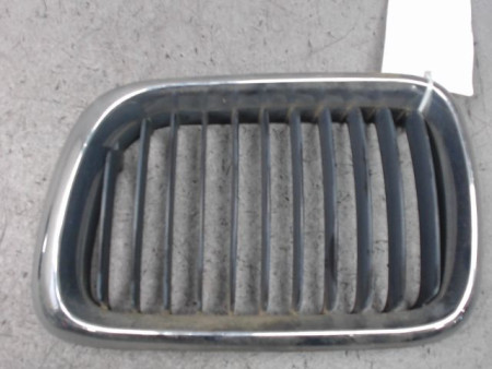 GRILLE CALANDRE GAUCHE B.M.W. SERIE 3