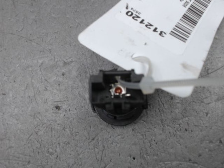 PRISE 12V AV PEUGEOT 5008 2009-