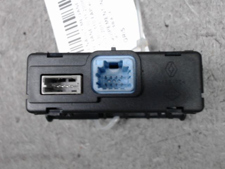 PORT USB/AUX RENAULT MEGANE III 2008-