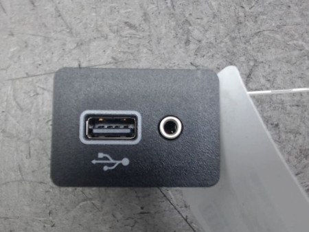 PORT USB/AUX NISSAN JUKE