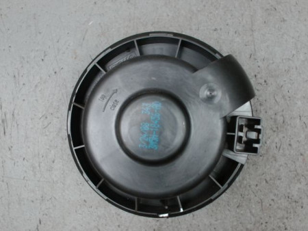 MOTEUR VENTILATEUR CHAUFFAGE FORD FOCUS 2008-