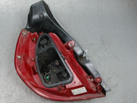 FEU ARRIERE DROIT RENAULT CLIO III 2009-