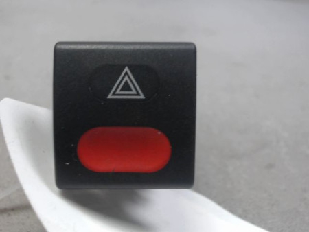 BOUTON DE WARNING CITROEN SAXO 99-