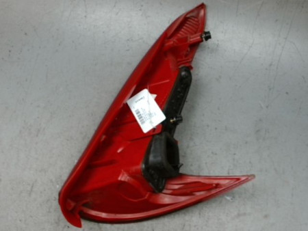 FEU ARRIERE GAUCHE  PEUGEOT 206 SW 02-06