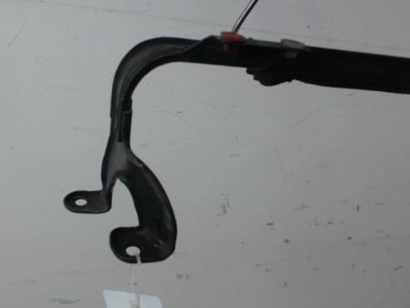 TRAVERSE INFERIEURE ARMATURE AVANT FORD FOCUS 2008-