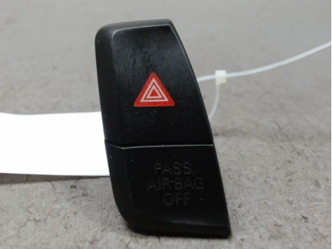 BOUTON DE WARNING AUDI A5