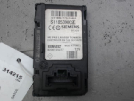 LECTEUR DE CARTE RENAULT SCENIC II PH2 2006-