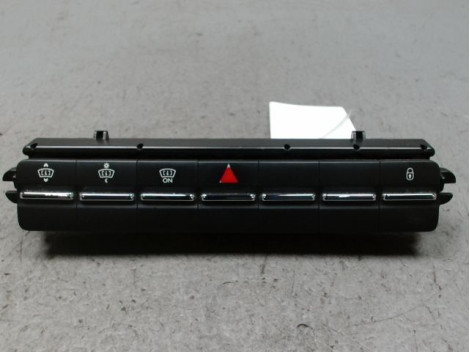 BOUTON DE WARNING PEUGEOT 5008 2009-