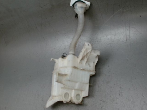 RESERVOIR LAVE-GLACE AVANT TOYOTA RAV4 2006