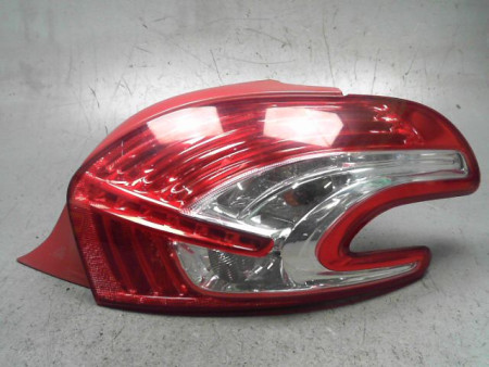 FEU ARRIERE DROIT PEUGEOT 208