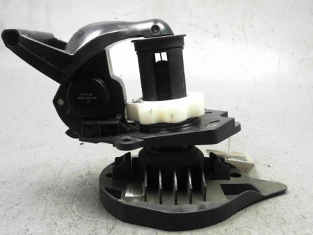 TREUIL DE ROUE DE SECOURS RENAULT CLIO III 2005-