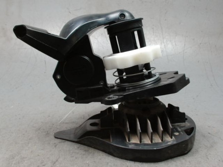 TREUIL DE ROUE DE SECOURS RENAULT CLIO IV 2012-