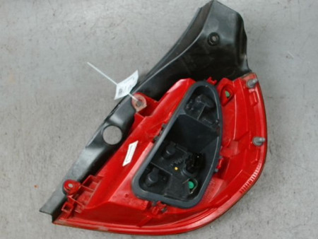 FEU ARRIERE GAUCHE  RENAULT CLIO III 2009-