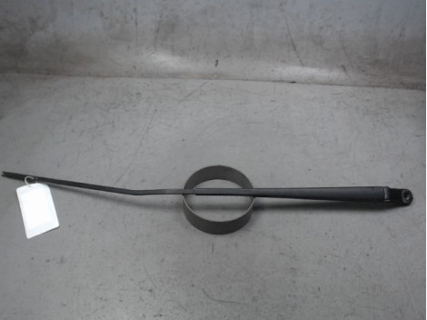 BRAS ESSUIE-GLACE AVANT DROIT RENAULT CLIO III 2009-