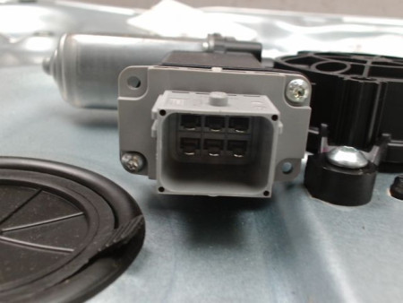 MECANISME+MOTEUR LEVE-GLACE AVANT GAUCHE ALFA ROMEO GIULIETTA
