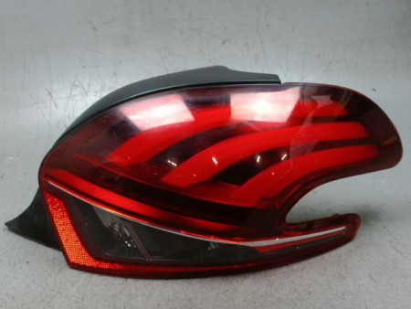 FEU ARRIERE DROIT PEUGEOT 208