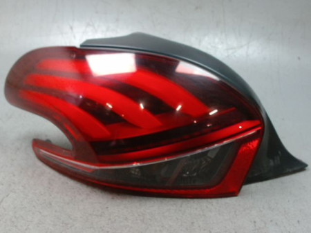 FEU ARRIERE GAUCHE  PEUGEOT 208