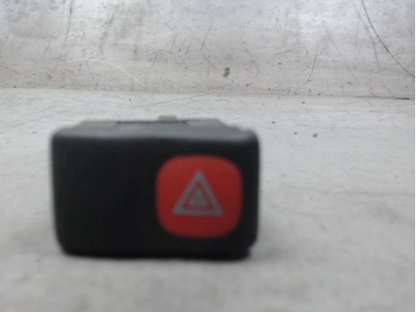 BOUTON DE WARNING VOLKSWAGEN POLO 94-99