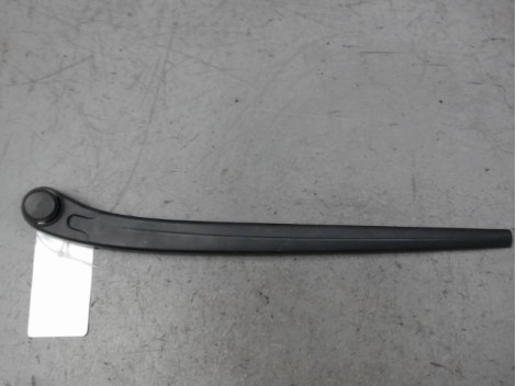 BRAS ESSUIE-GLACE ARRIERE SEAT IBIZA 2008-
