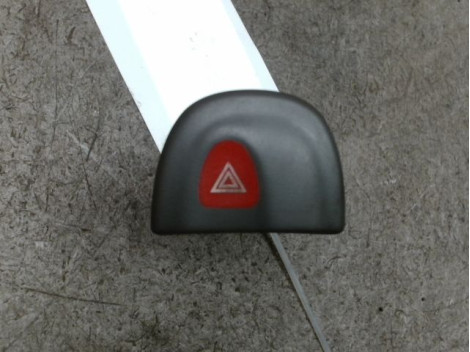 BOUTON DE WARNING RENAULT MEGANE