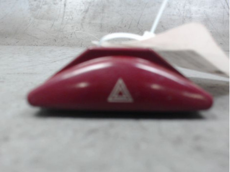 BOUTON DE WARNING CITROEN C5 2001-2004