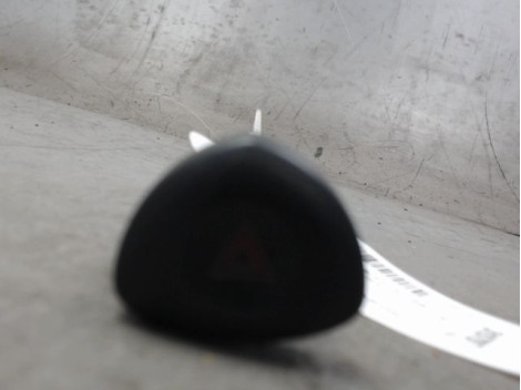 BOUTON DE WARNING RENAULT CLIO II PH.2 01-06