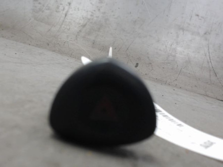 BOUTON DE WARNING RENAULT CLIO II PH.2 01-06