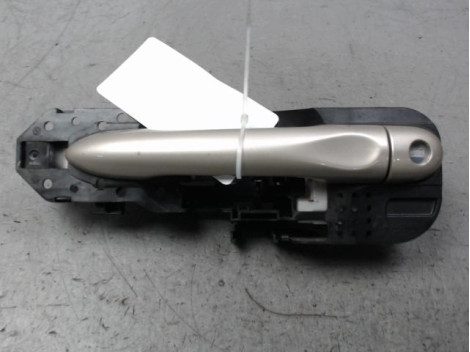 POIGNEE EXTERIEURE PORTE AVANT GAUCHE RENAULT MEGANE