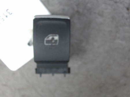 COMMANDE LEVE-GLACE PORTE AVD SEAT LEON