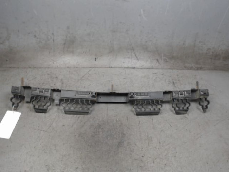 SUPPORT CENTRAL PARE-CHOC ARRIERE  RENAULT CLIO