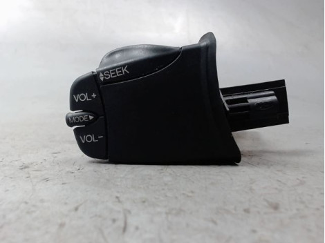 COMMANDE AUTORADIO FORD FIESTA 2005-